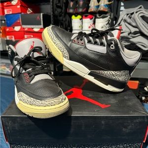 Nike Air Jordan black cement 3’s